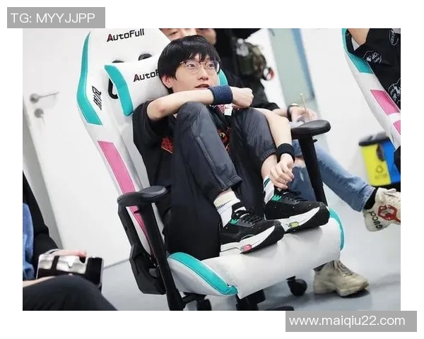 实时新闻王者荣耀战术深度解析FPX战队的策略与团队配合探讨